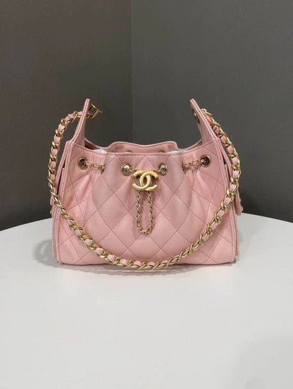 Chanel  
Small size 
120 dhs💓
With box

Zain299
♥️♥️♥️