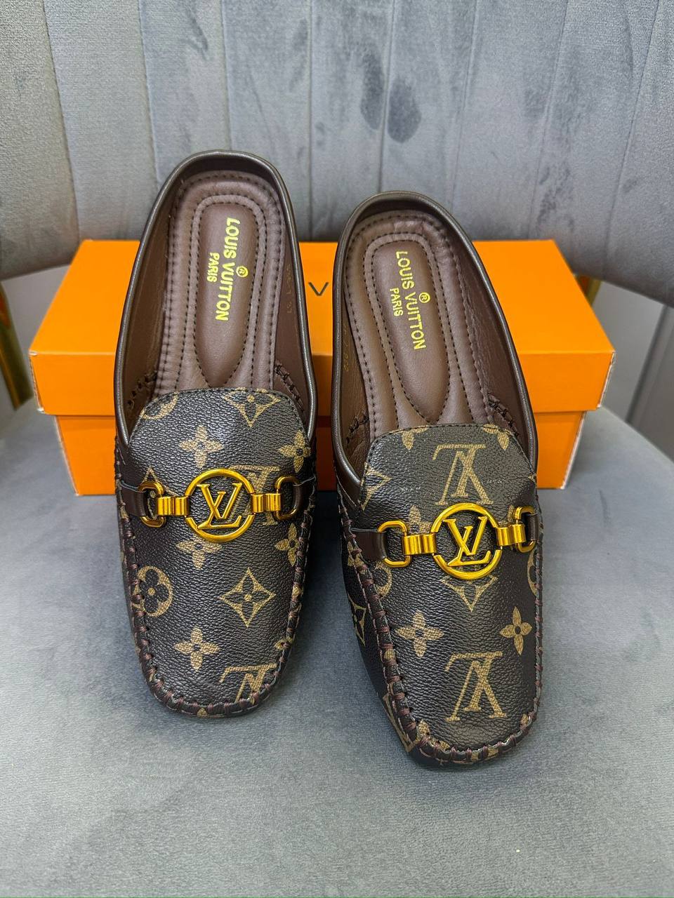 LV - Dior - Loewe
Size 36-41 
70 dhs❤️

Zain40
♥️♥️♥️