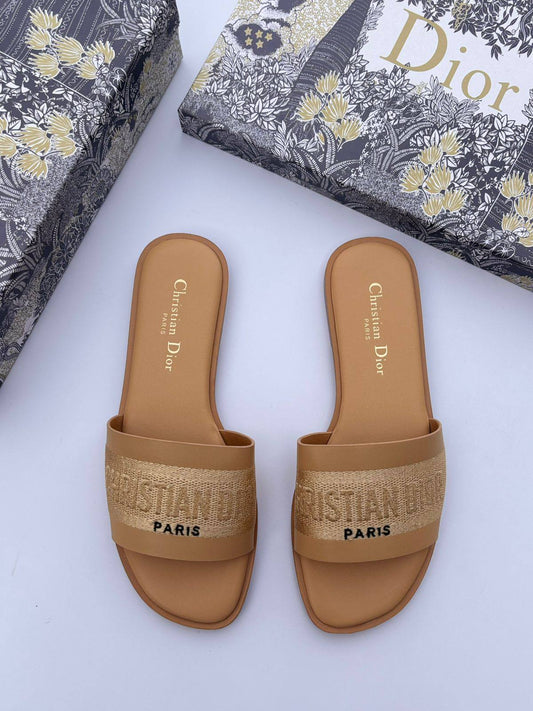 Dior 
95 dhs❣️
Size 36-42

Zain55
♥️♥️♥️