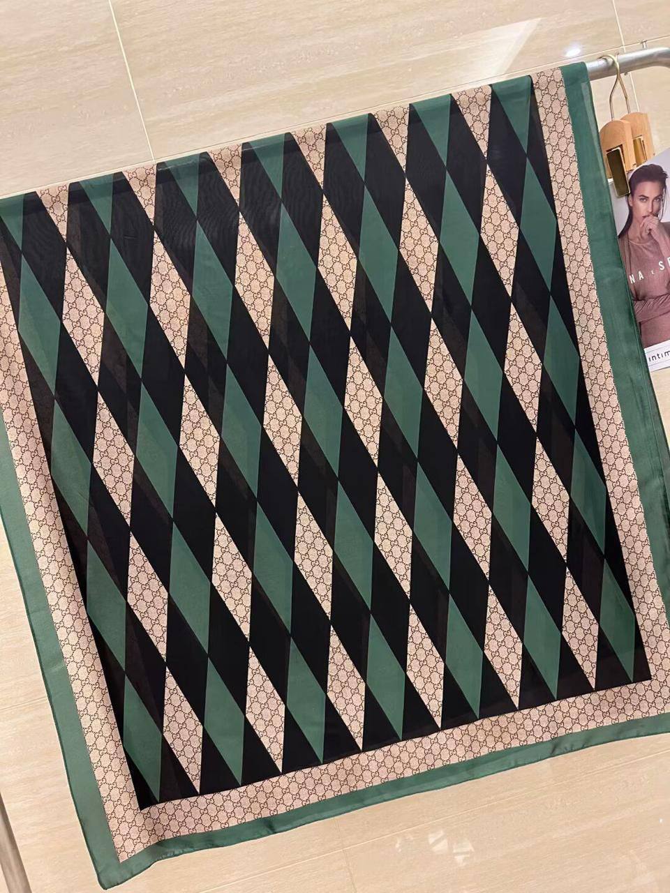 Silk scarf
40 dhs❣️

Zain60
❣️❣️❣️