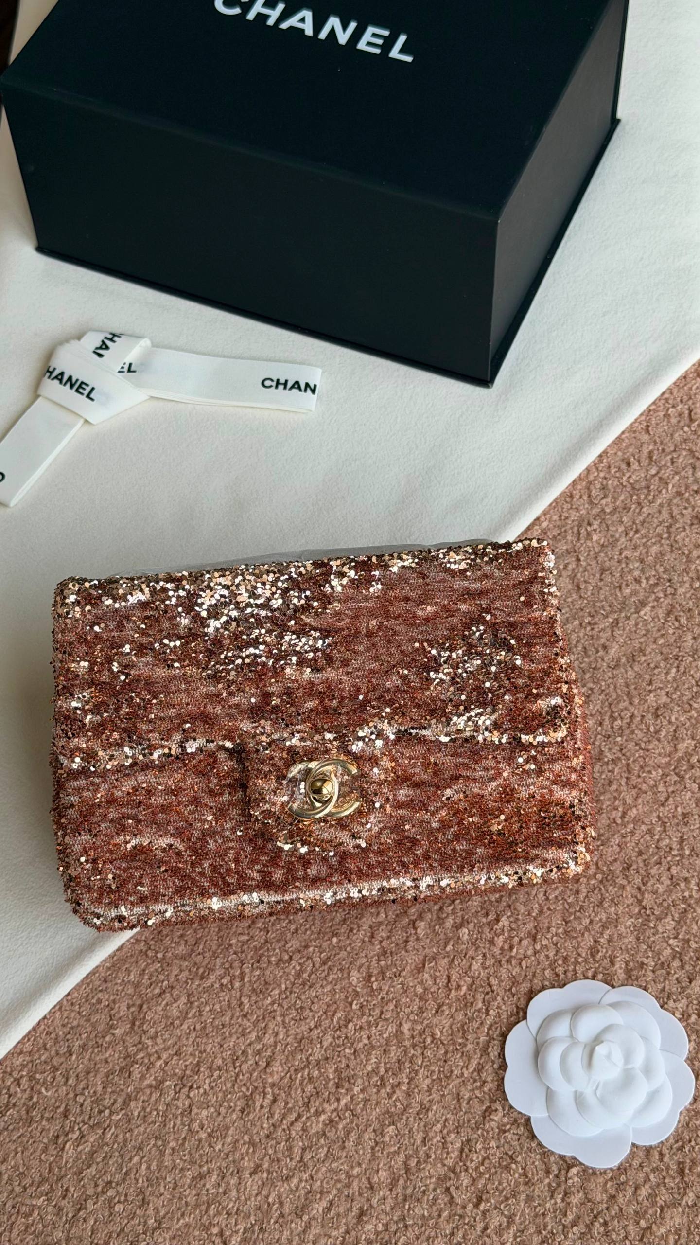 Chanel Limited Edition 🌈✨
Size : 20 Cm 
✨VIP QUALITY  ✨
With original Packing 🎁
For Price 👇 WhatsApp✅
0568585901 
0507557372
0552275751 Owner Zain 👌

Zain280
♥️♥️♥️