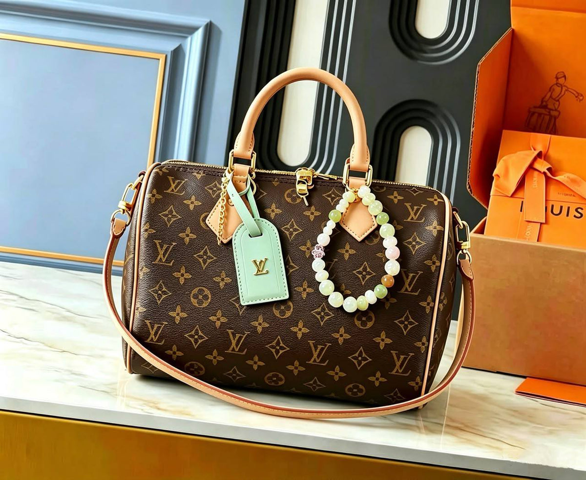 LV

COPY ONE 
NEW DESIGN 
265 dhs🇦🇪🇦🇪

Zain39
♥️♥️♥️