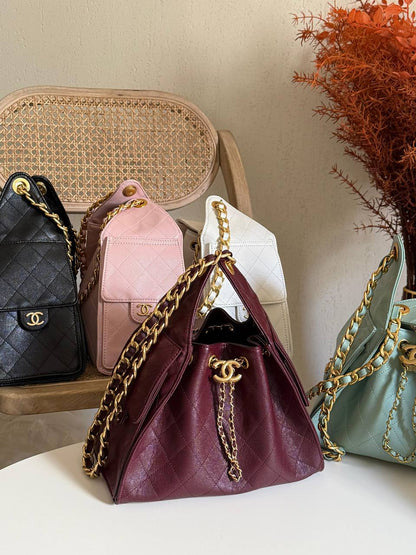 New collection✨✨✨
CHANEL
25cm
380 dhs🪙💚
Top quality 
With box🎁

Zain167
♥️♥️♥️