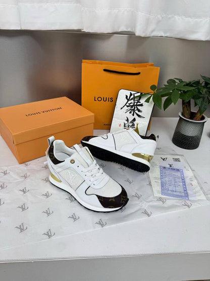 LV SHOES 
GOOD QUALITY 
140 dhs🪙💕
Size 36 TO 41

Zain40
♥️♥️♥️