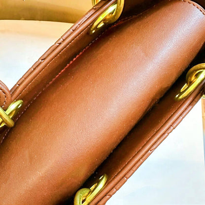 DIOR 
GOOD QUALITY 
110 dhs💓

Zain17
♥️♥️♥️