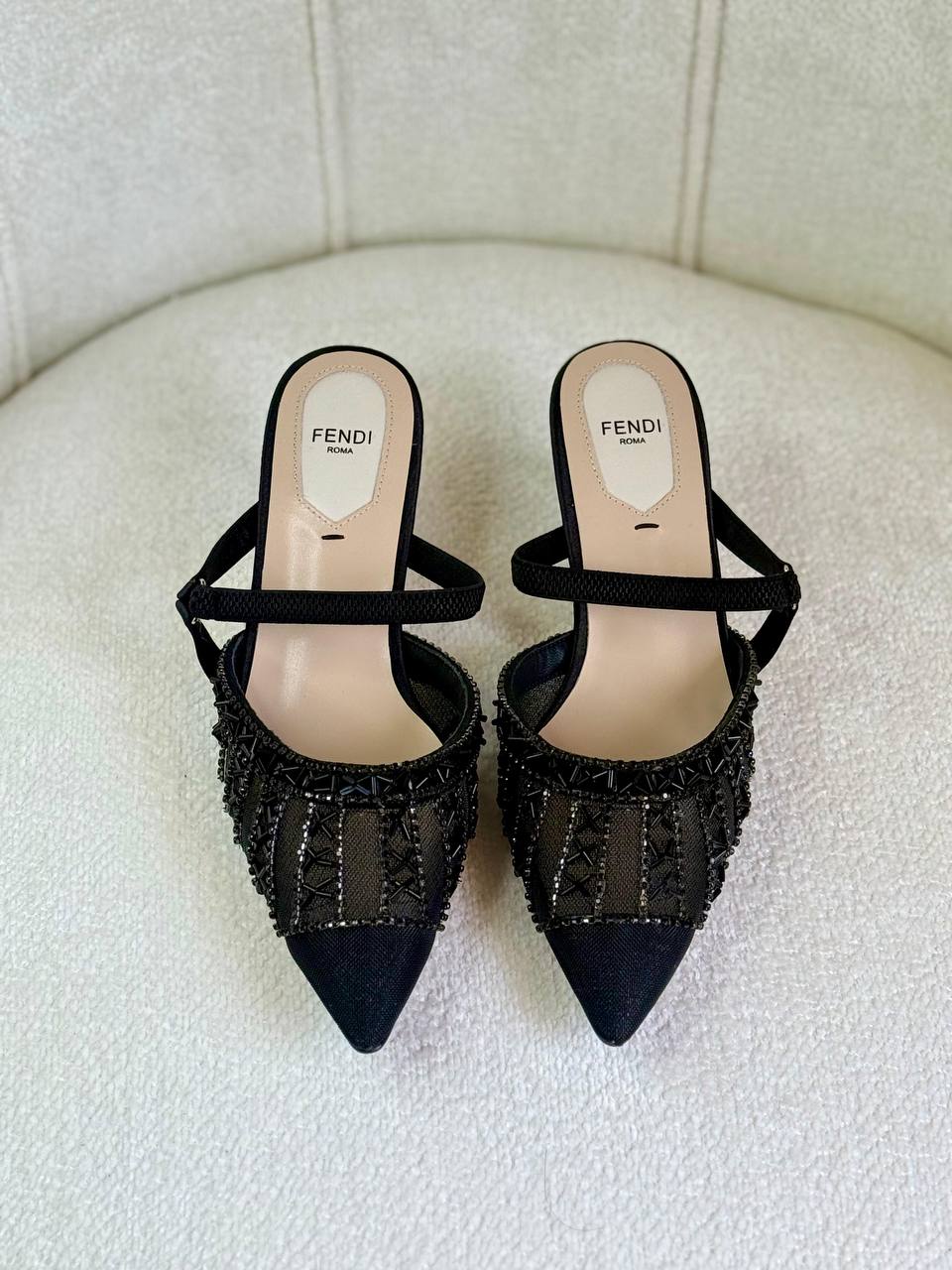 FENDI
Super *AAA* *+* Quality 💯 
With original packing🎁🎁
SIZE:36and42
Available now
450 dhs💓

Zain308
♥️♥️♥️