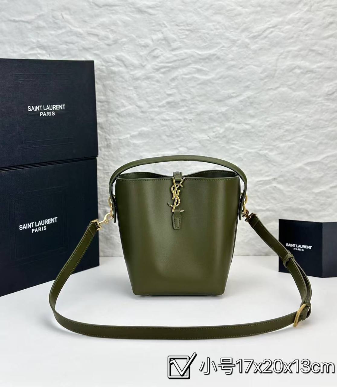 YSL Master
310 dhs🪙💚
17 cm

Zain228
♥️♥️♥️