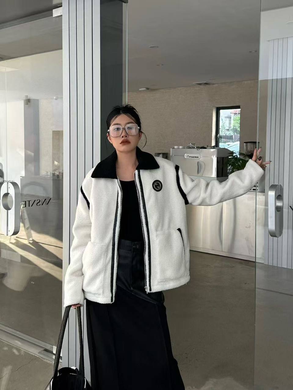 *New collections 💕💕    
280 dhs🪙💚
*good  quality  
*Sizes:S M L xl* 
*AVAILABL winter jacket

Zain231
♥️♥️♥️