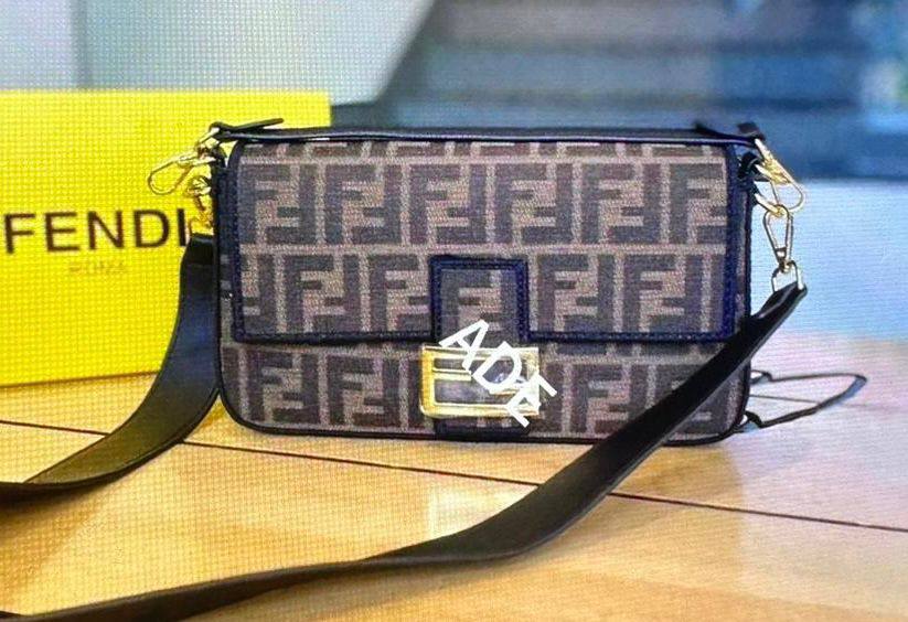 Fendi
High Quality

With box🎁🎁🎁

Size 26cm
90 dhs💓

Zain136
♥️♥️♥️