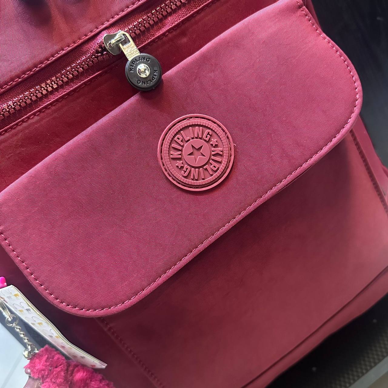 Kipling luggage 

good quality 

special offer 

120 dhs…🇦🇪🇦🇪
Zain295
♥️♥️♥️