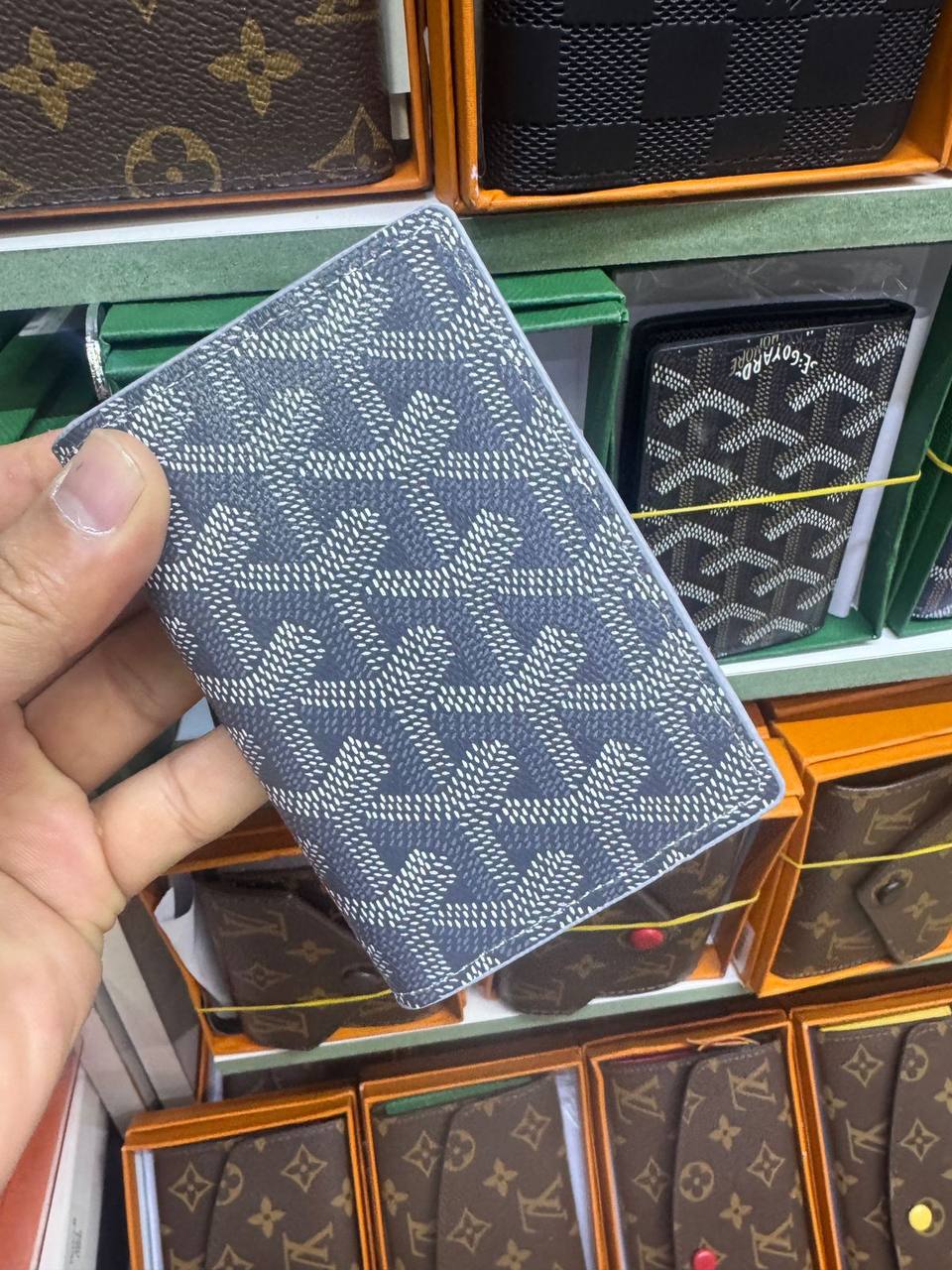 LV - Goyard 
Wallets 
With box 
🎁🎁🎁

30 dhs🇦🇪

Zain93
♥️♥️♥️