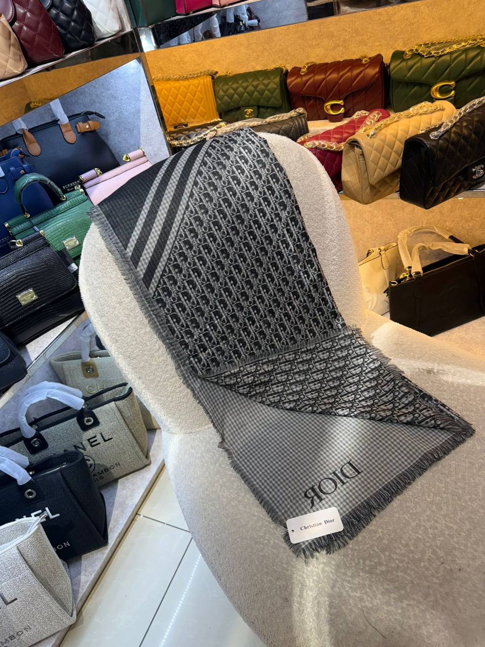 New
Cotton scarf 
45 dhs🪙🌨️

Zain93
♥️♥️♥️