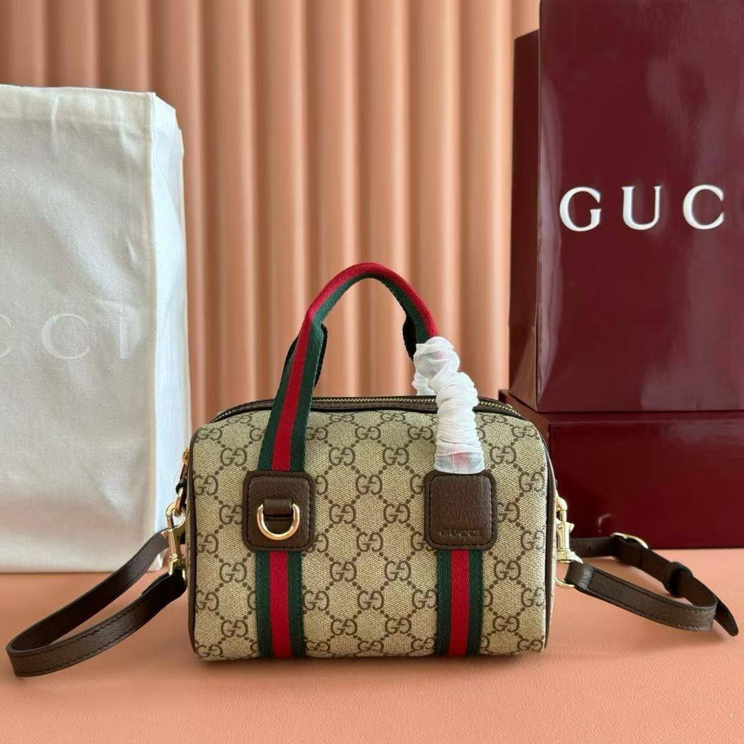 New Gucci 
 Size: 20*13*14 
95 dhs🇦🇪🇦🇪
with box

Zain38
♥️♥️♥️