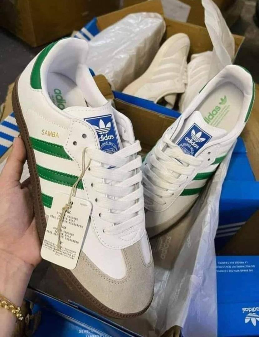 Adidas
Size (36 to 45) 
65 dhs🪙💕

Zain129
♥️♥️♥️