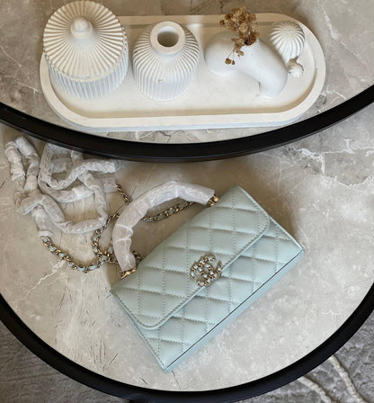 CHANEL✨
Available original box 📦 
With full packing 🎀🎀
Super high quality 💥💥
For Price 👇 WhatsApp✅
0568585901 
0507557372
0552275751 Owner Zain 👌

Zain283
♥️♥️♥️
