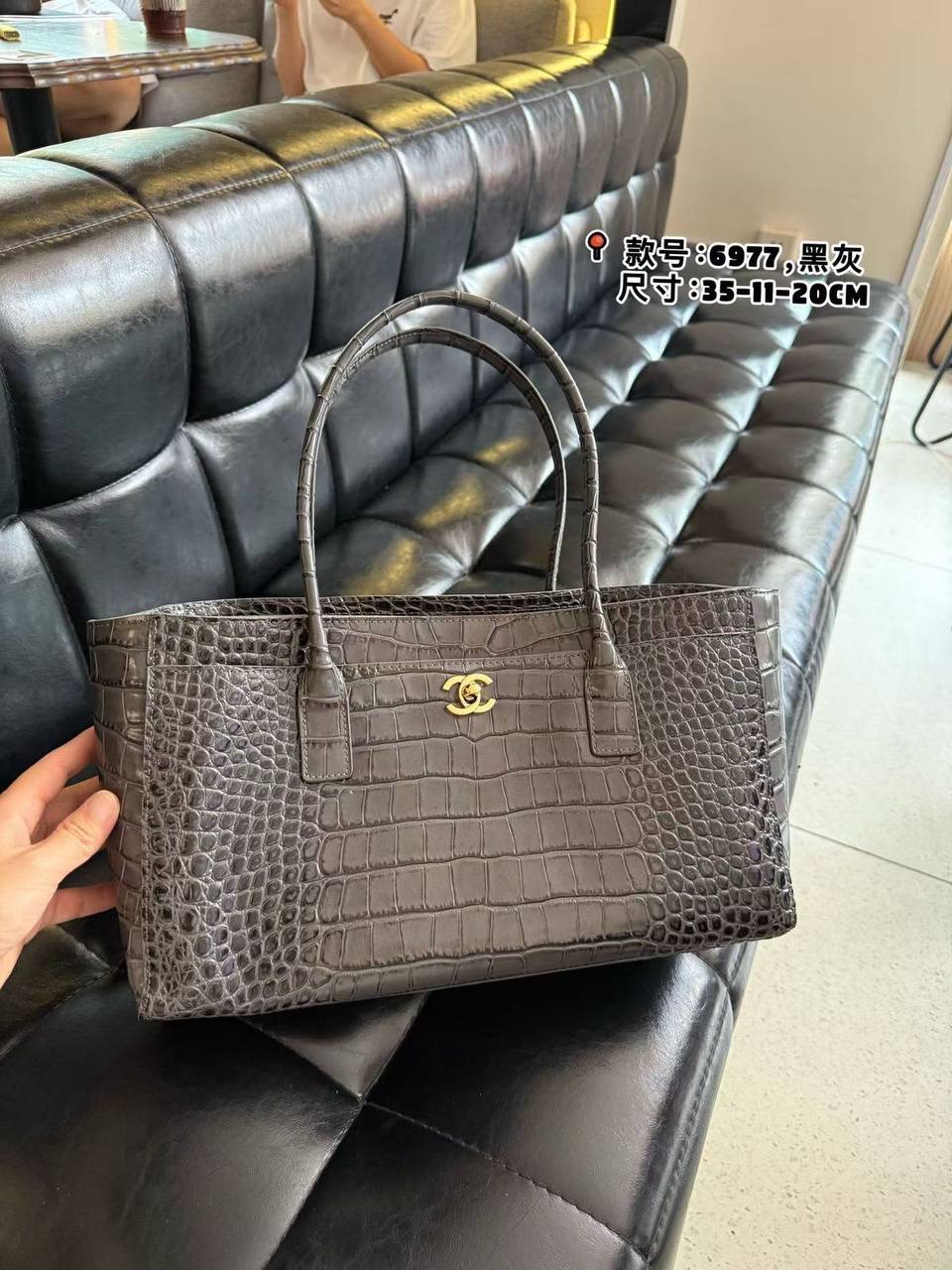 Chanel
Master❣️❣️
35cm🫶🏼🫶🏼 
350 dhs🇦🇪🇦🇪

Zain297
♥️♥️♥️