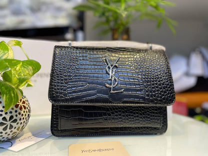 YSL 

95 dhs🪙🌨️

with box
🎁🎁🎁

Zain90
♥️♥️♥️