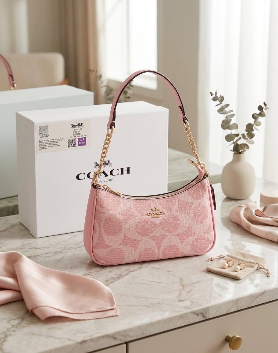 Coach Terry 25
Size 25
100 dhs🇦🇪🇦🇪

Withbox
High Quality
Zain44
♥️♥️♥️