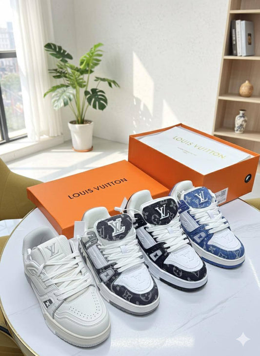 LV
Trainers Sneakers 
New Arrived 
Size 36 to 41
140 dhs🪙🌨️
Very good quality ✅

Zain21
♥️♥️♥️