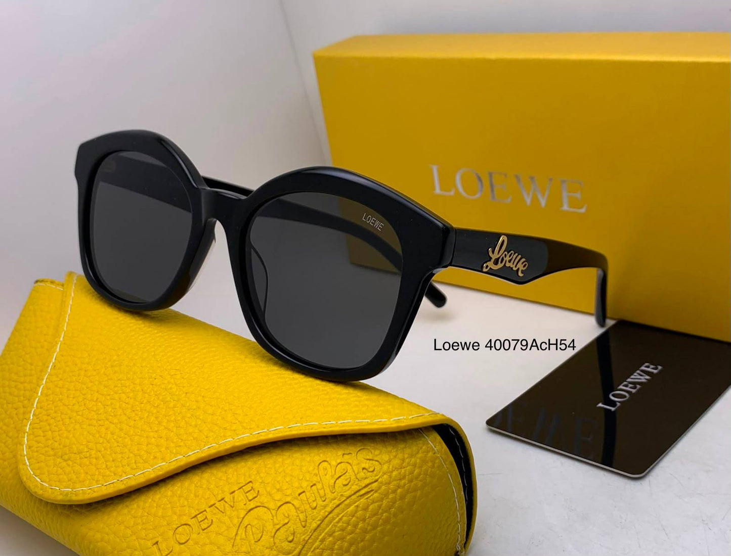 Loewe
master quality 
190 dhs✅

Zain126
♥️♥️♥️