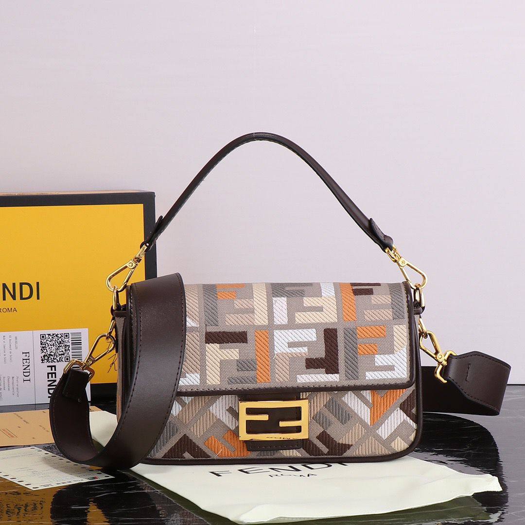 Fendi 
Master🖤
For Price 👇 WhatsApp✅
0568585901 
0507557372
0552275751 Owner Zain 👌

Zain111
♥️♥️♥️