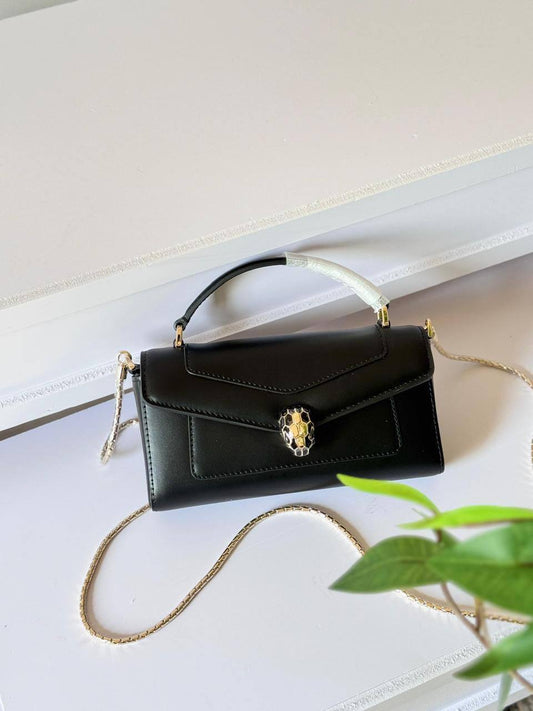 Bvlgari Master
350 dhs✅
#20cm
#with box 🥰🥰

Zain228
♥️♥️♥️