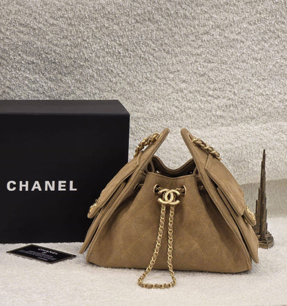 Chanel 
Master
         22Cm
330 dhs🌺

Zain131
♥️♥️♥️