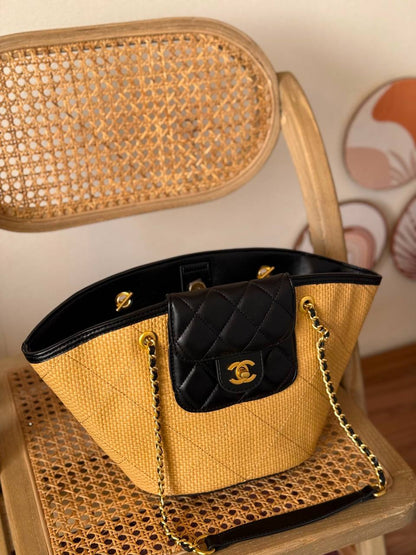 New Collection✨✨✨
CHANEL
20cm
300 dhs🇦🇪🇦🇪
*MASTER QUALITY*

Zain167
♥️♥️♥️