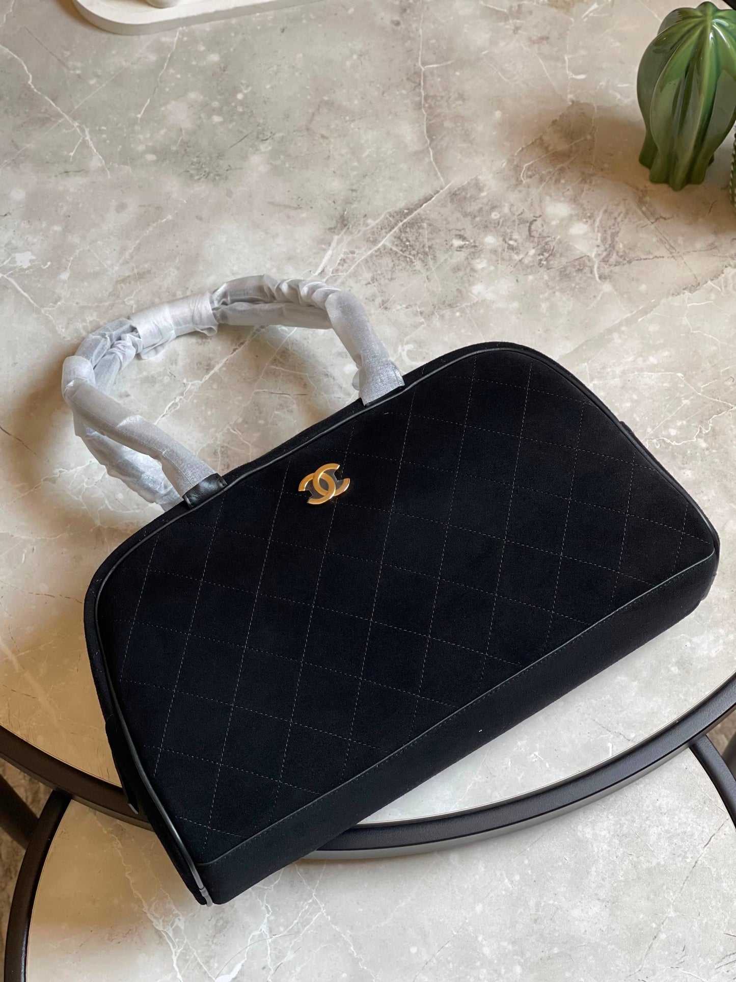 CHANEL
Available original box 📦 
With full packing 🎀🎀
Super high quality 💥💥
For Price 👇 WhatsApp✅
0568585901 
0507557372
0552275751 Owner Zain 👌

Zain283
♥️♥️♥️