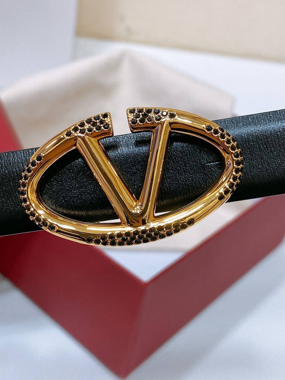 Valentino
*💕2.cm💕*
💞*Master quality*💞
280 dhs🪙🌺

Zain164
♥️♥️♥️