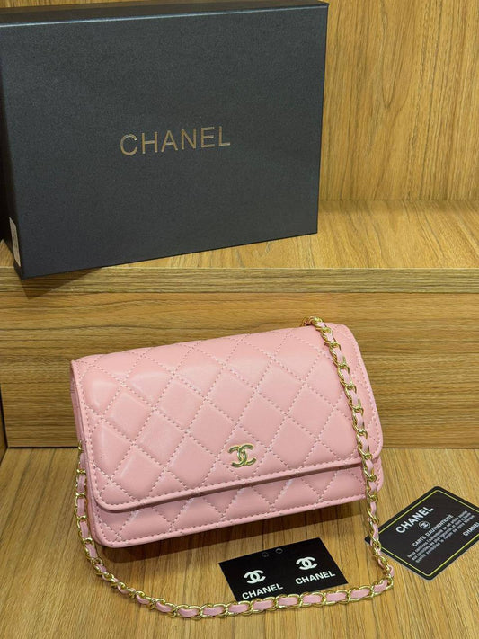 Chanel
Best quality 

with box’s 
🎁🎁🎁

90 dhs🪙💚
size 19cm

Zain158
♥️♥️♥️
