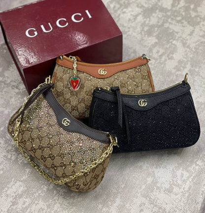 Gucci

230 dhs✅

with box
🎁🎁🎁

Zain175
♥️♥️♥️