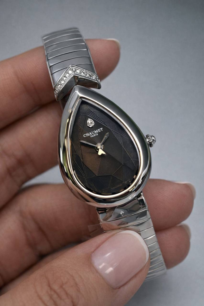 Chaumet master quality watch for ladies 
1200 dhs💓 
with box and paper bag🎁

Zain59
♥️♥️♥️