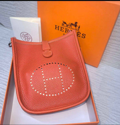 Hermes 

Good Quality 

With Box 
🎁🎁🎁

85 dhs❤️

Zain250
♥️♥️♥️