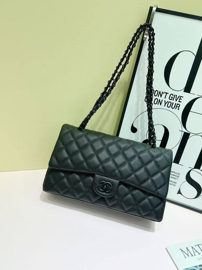 Chanel
Best quality
Whith box’s
110 dhs🇦🇪🇦🇪
size 25cm

Zain158
♥️♥️♥️