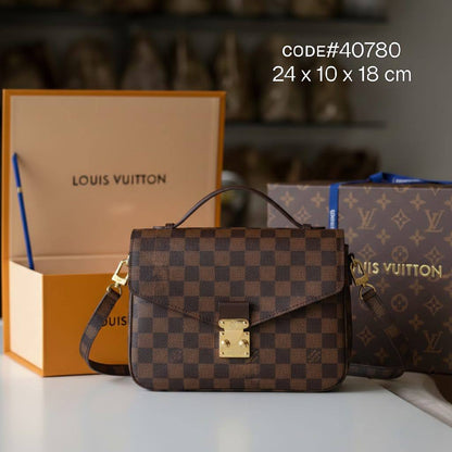 LV
ᴘᴏᴜᴄʜᴇᴛᴛᴇ ᴍᴇᴛɪs
ʜᴀɴᴅʙᴀɢ ɪɴ ᴍᴏɴᴏɢʀᴀᴍ
ɢᴏʟᴅ ʜᴀʀᴅᴡᴀʀᴇ
sɪᴅᴇ : 25 cm
ᴡɪᴛʜ BOX

115 dhs✅

Zain31
♥️♥️♥️