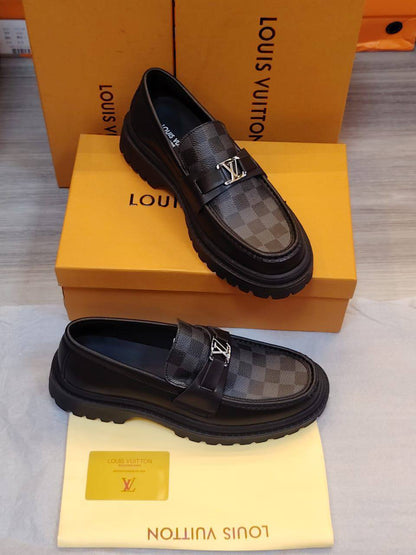 Dior   Prada   Gucci Valentino LV
 Good Quality, 
Size 40To 45
190 dhs✅

Zain16
♥️♥️♥️