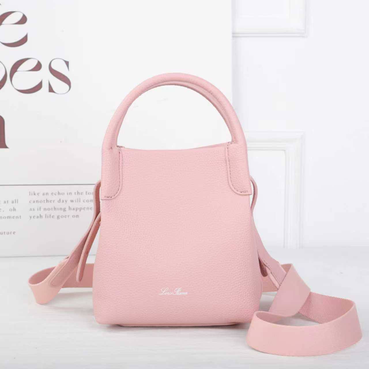 Loro piana 

95 dhs💚 

with box
🎁🎁🎁

Zain235
♥️♥️♥️