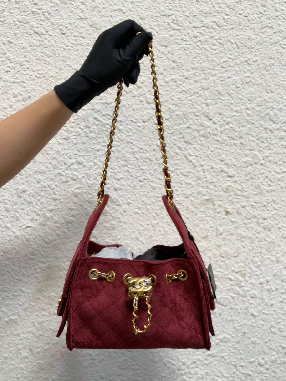 Chanel 
25bag mini
Size:20×22cm
120 dhs💓

Zain114
♥️♥️♥️