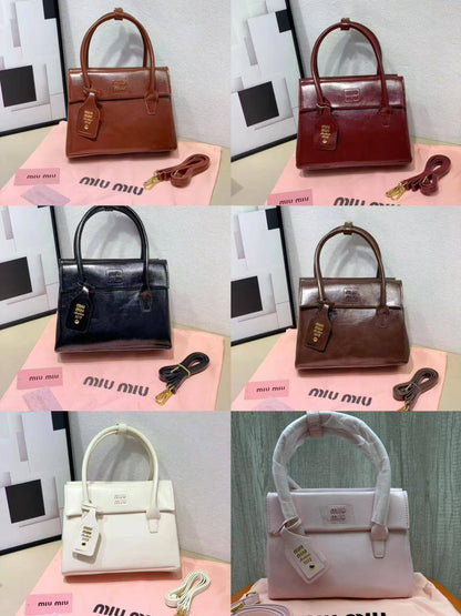 Miu miu

Good  QUALITY 

SIZE：25×10×17cm
100 dhs🇦🇪🇦🇪

Zain04
♥️♥️♥️