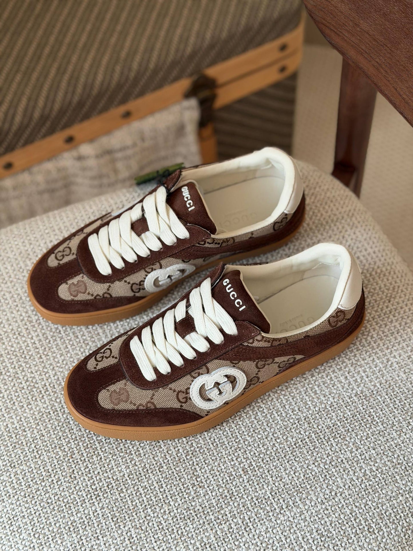 GUCCI 🤎

Size: 36 to 41
Super master quality 
450 dhs🌺

Zain198
♥️♥️♥️