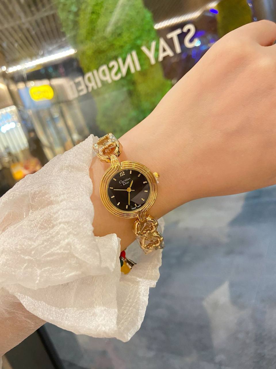 Dior
80 dhs✅

Zain07
♥️♥️♥️
