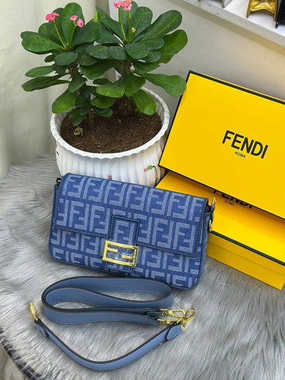 Fendi

with box
🎁🎁🎁

100 dhs✅

Zain244
♥️♥️♥️
