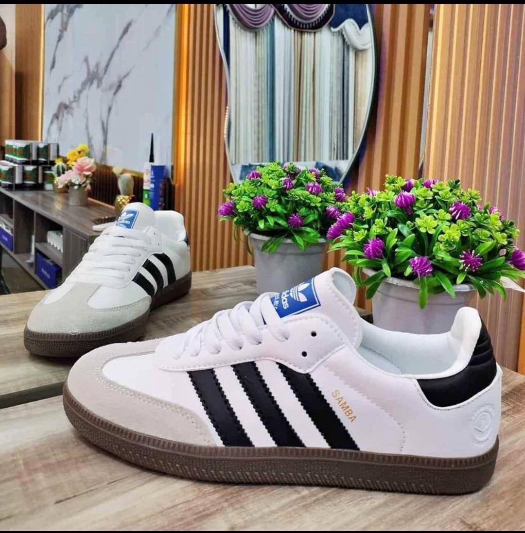 Adidas  Samba
Size 36 to 45
60 dhs🪙💕

Zain05
♥️♥️♥️