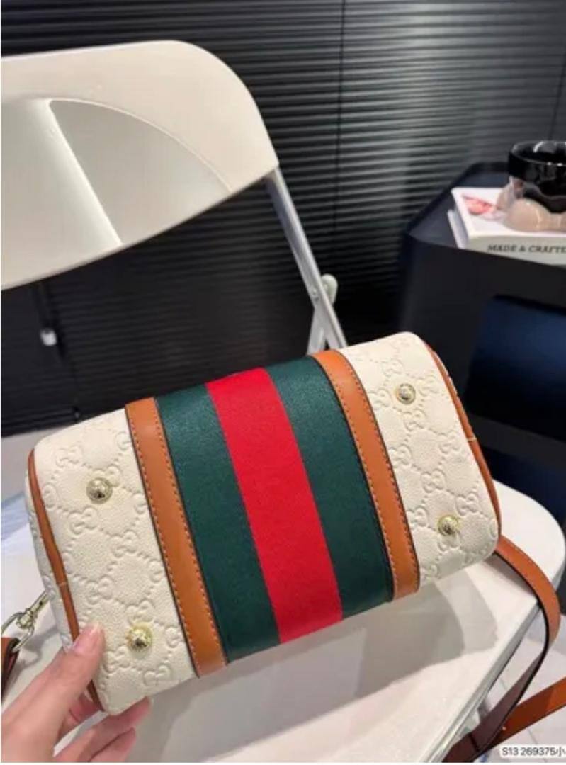 Gucci
105 dhs🪙🌨️ 
high quality  
33Cm

Zain26
♥️♥️♥️