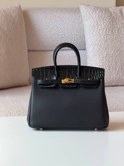 Hermes
Birkin 25cm💥Master quality ✅with box📦
610 dhs✅

Zain52
♥️♥️♥️
