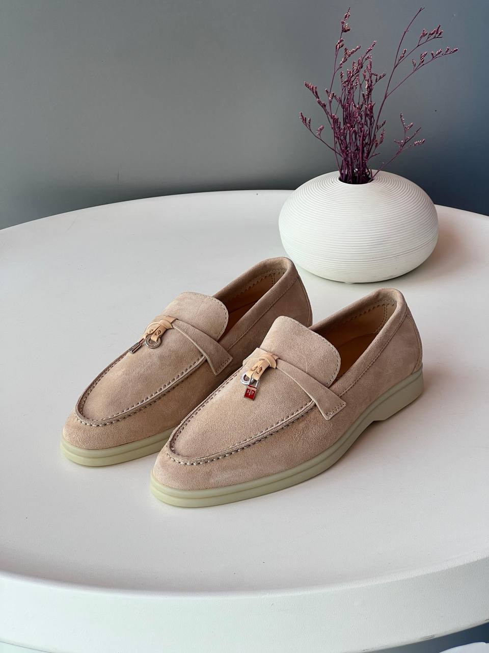 Loro Piana 🧶
Size 36-41
_Super master high quality_🪡
450 dhs✅

Zain176
♥️♥️♥️
