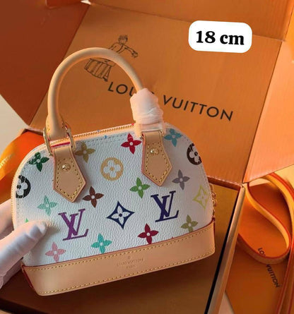 LV
75 dhs🪙💕

With box
🎁🎁🎁

Zain219
♥️♥️♥️