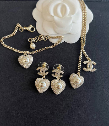 Chanel set
Necklace 
Earrings 
Bracelet 
*Master quality* 🪎

*140* AED normal box 📦

Zain48
♥️♥️♥️