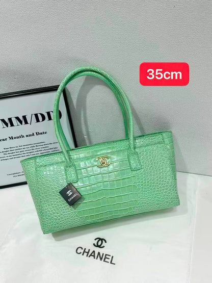 Chanel

150 dhs

Zain132
♥️♥️♥️